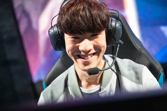 九游体育官方网站包含TheShy遭遇三持续失利，老鹰教练压力巨大！的词条