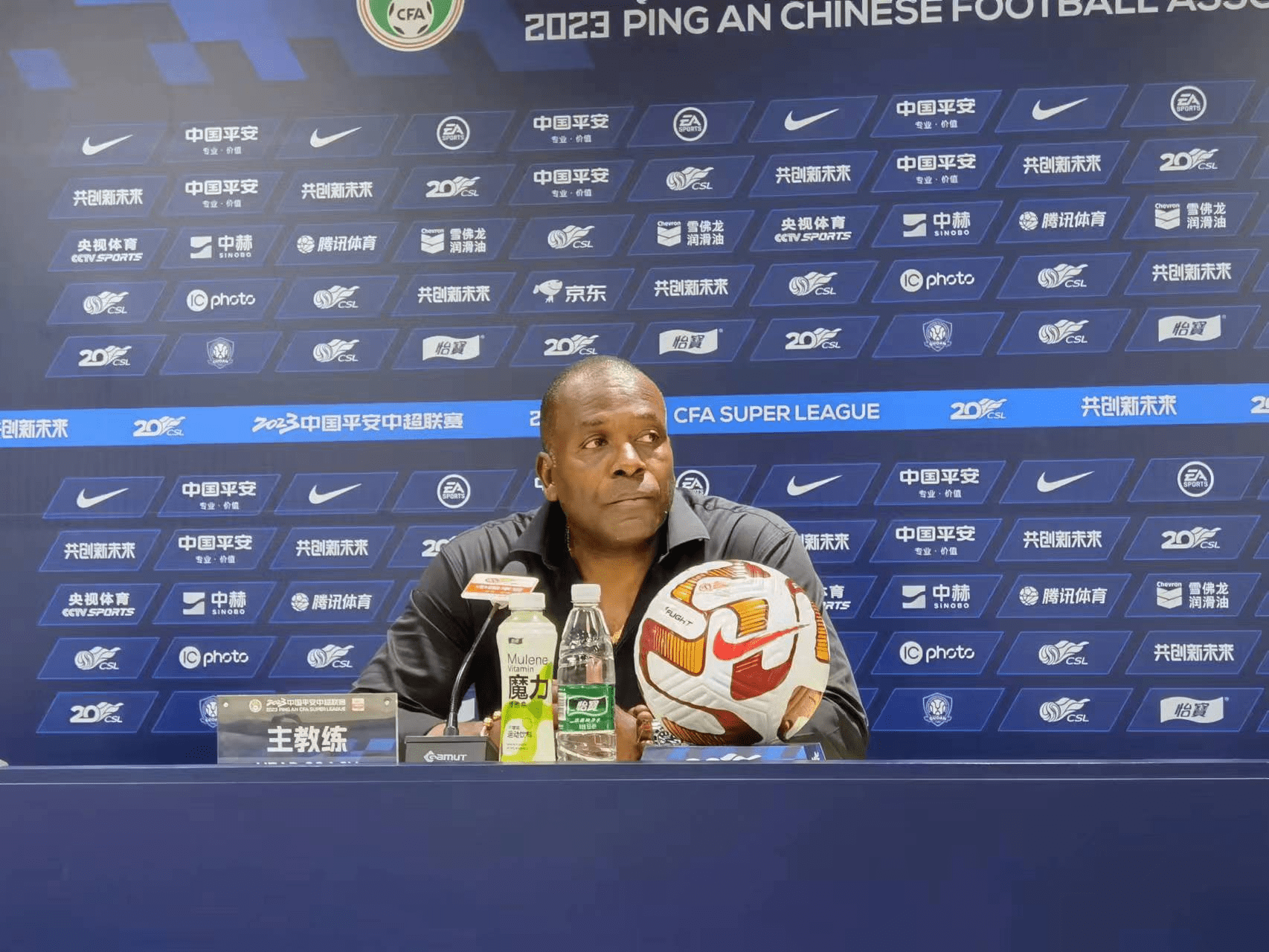 九游体育下载包含清晨那不勒斯备战NBA总决赛，临场应变细节曝光，球迷炸锅，临场指挥获称赞的词条